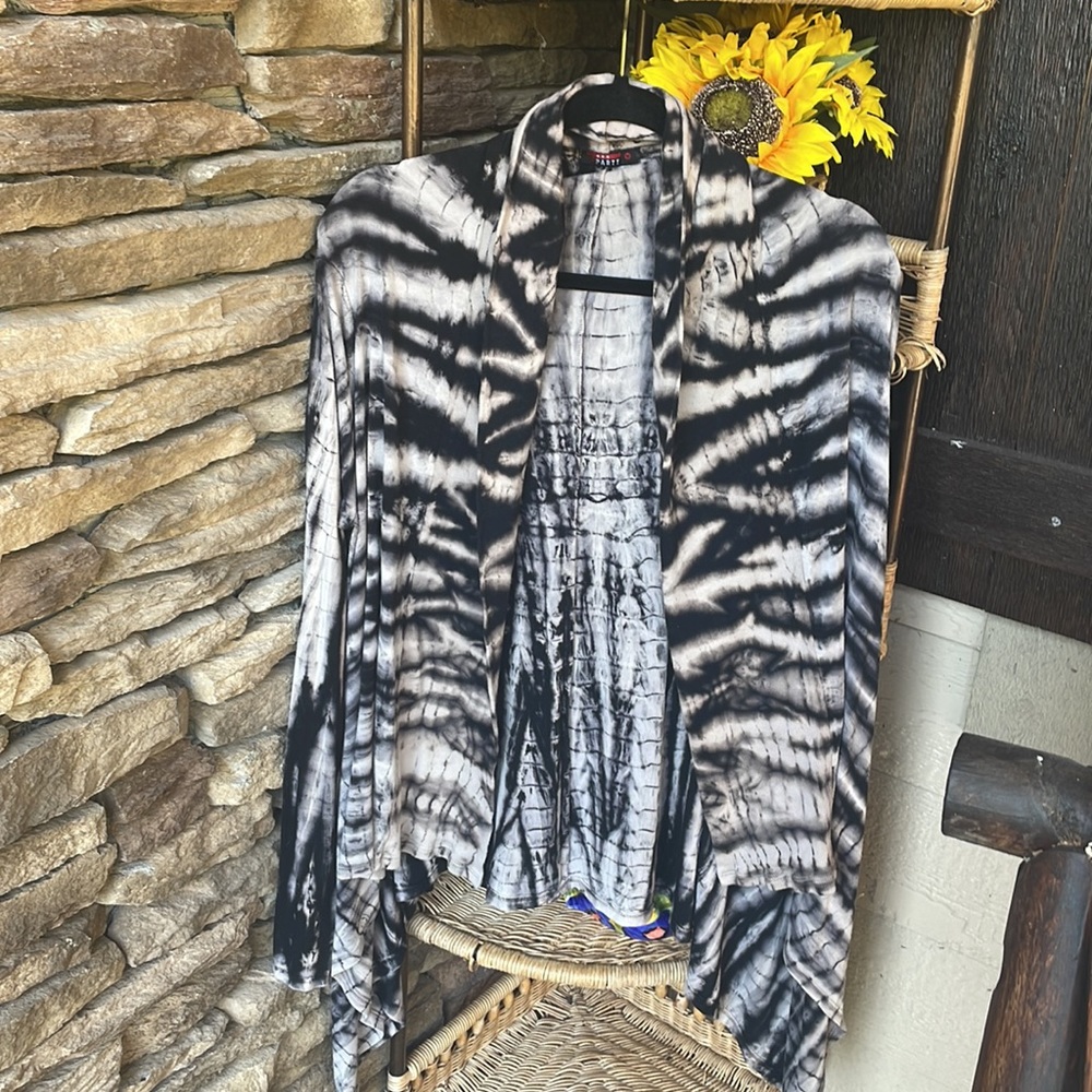 Gray and black camo sweater jacket